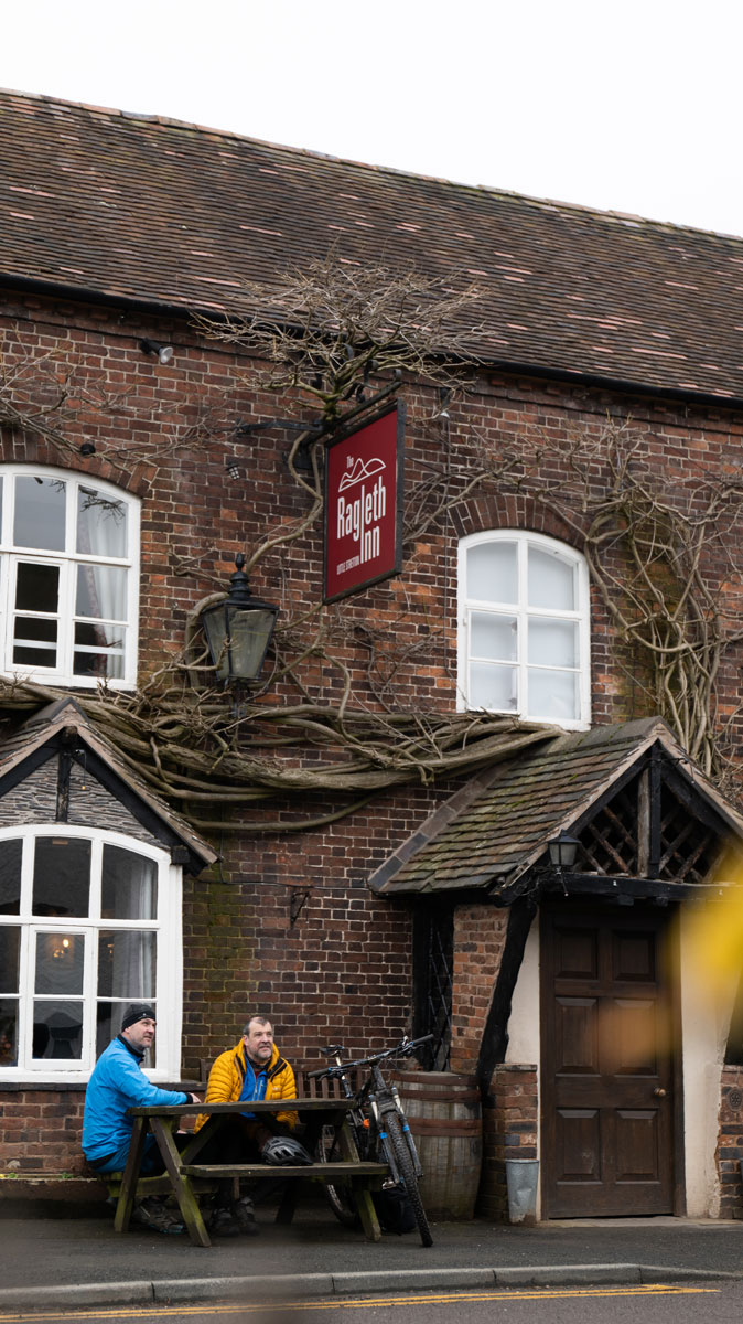 Pub near Ch<br />
urch stretton<br />
