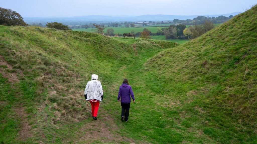 2 ladies walking towards a bench at Castle Pulverbach