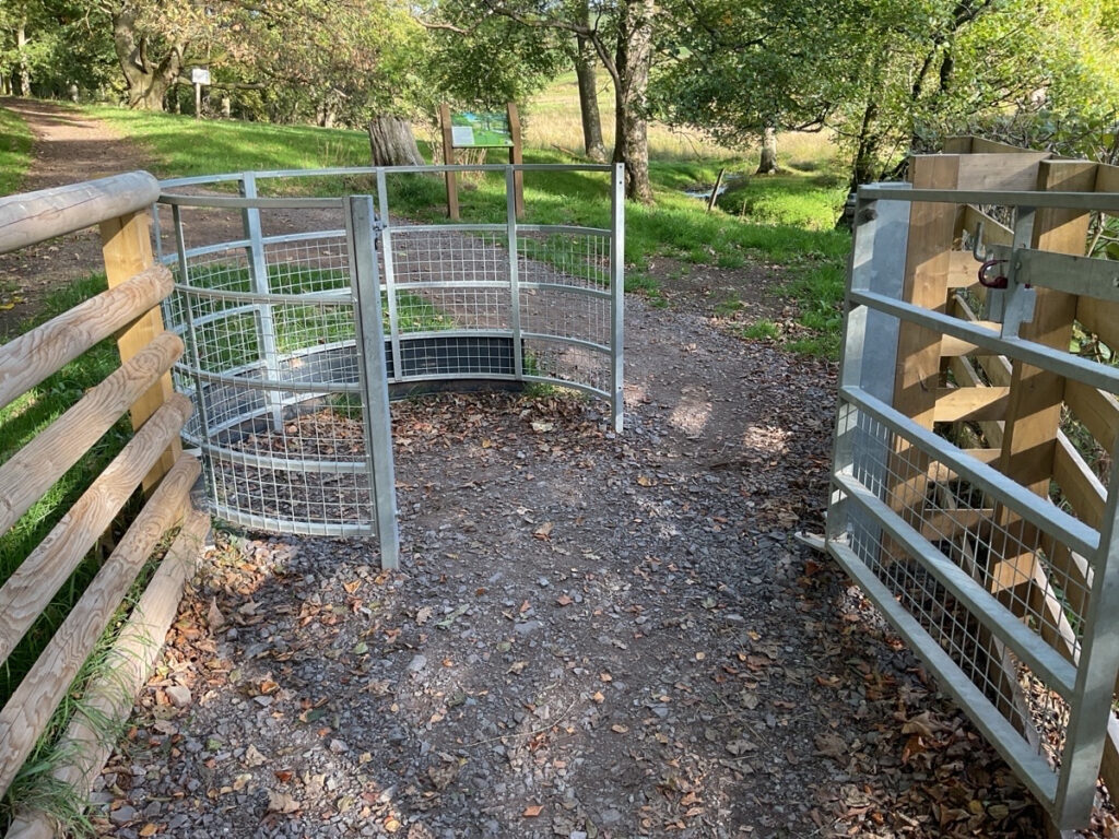 Picture showing a kissing gate at darnford brook.