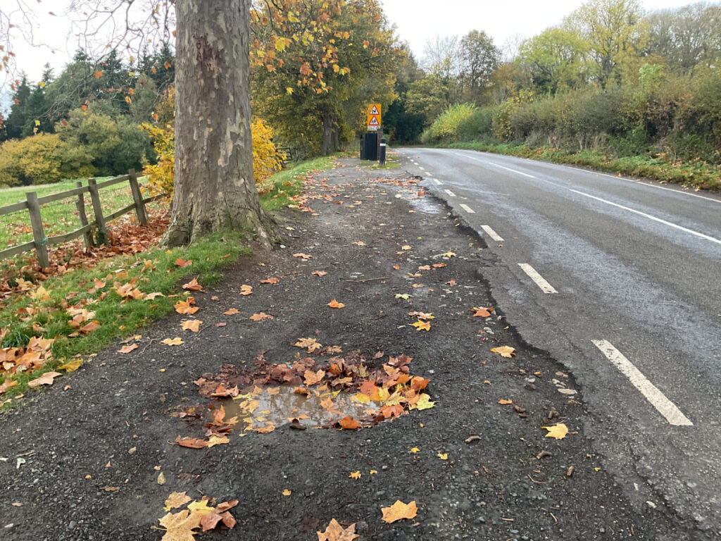 Photo of the viewpoint car park at Leighton.